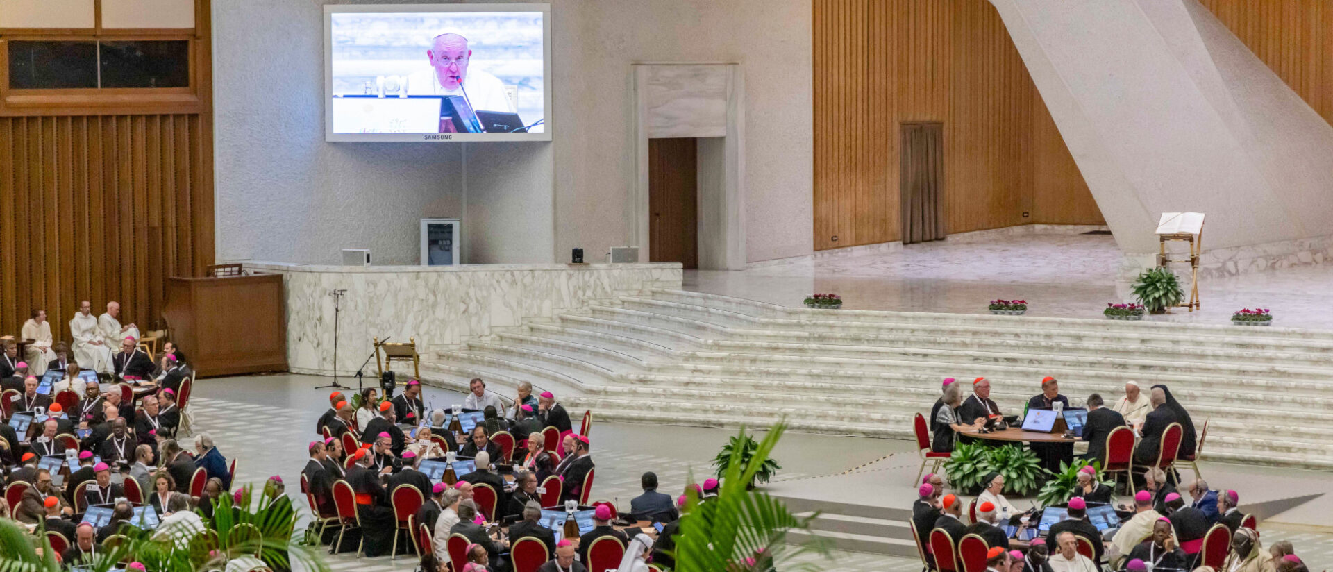 Weltsynode mit Papst Franziskus im Vatikan.